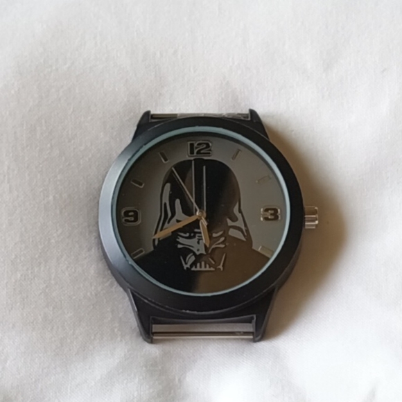 Avon Dark Side Darth Vader Watch - Picture 1 of 3